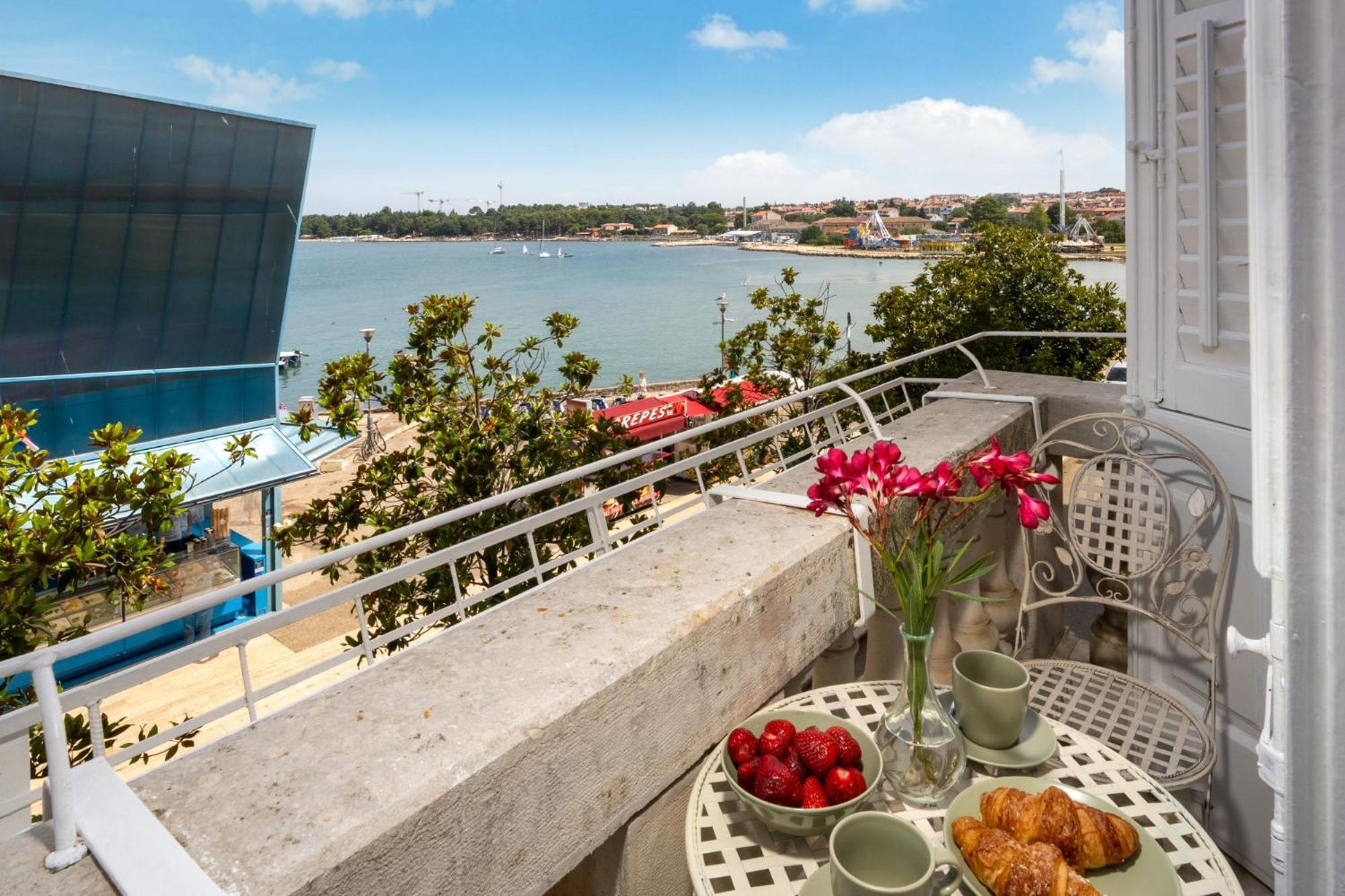 Romeo And Juliet With Balcony And Sea View Porec